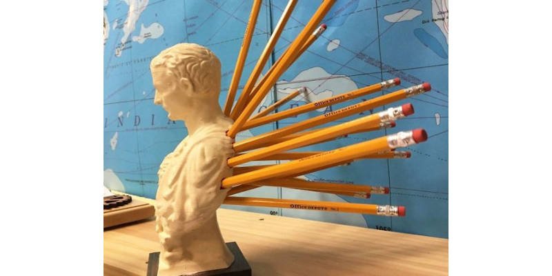 Caesar being stabbed in the back 3D printed pencil holders