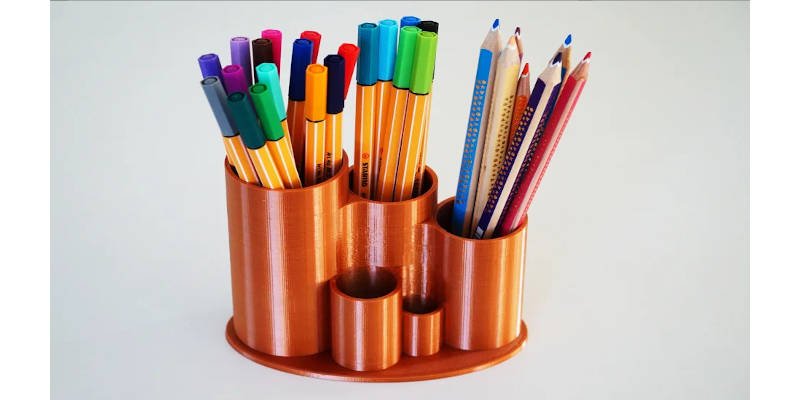 Simple 3D Printed Pencil and Pen Holder